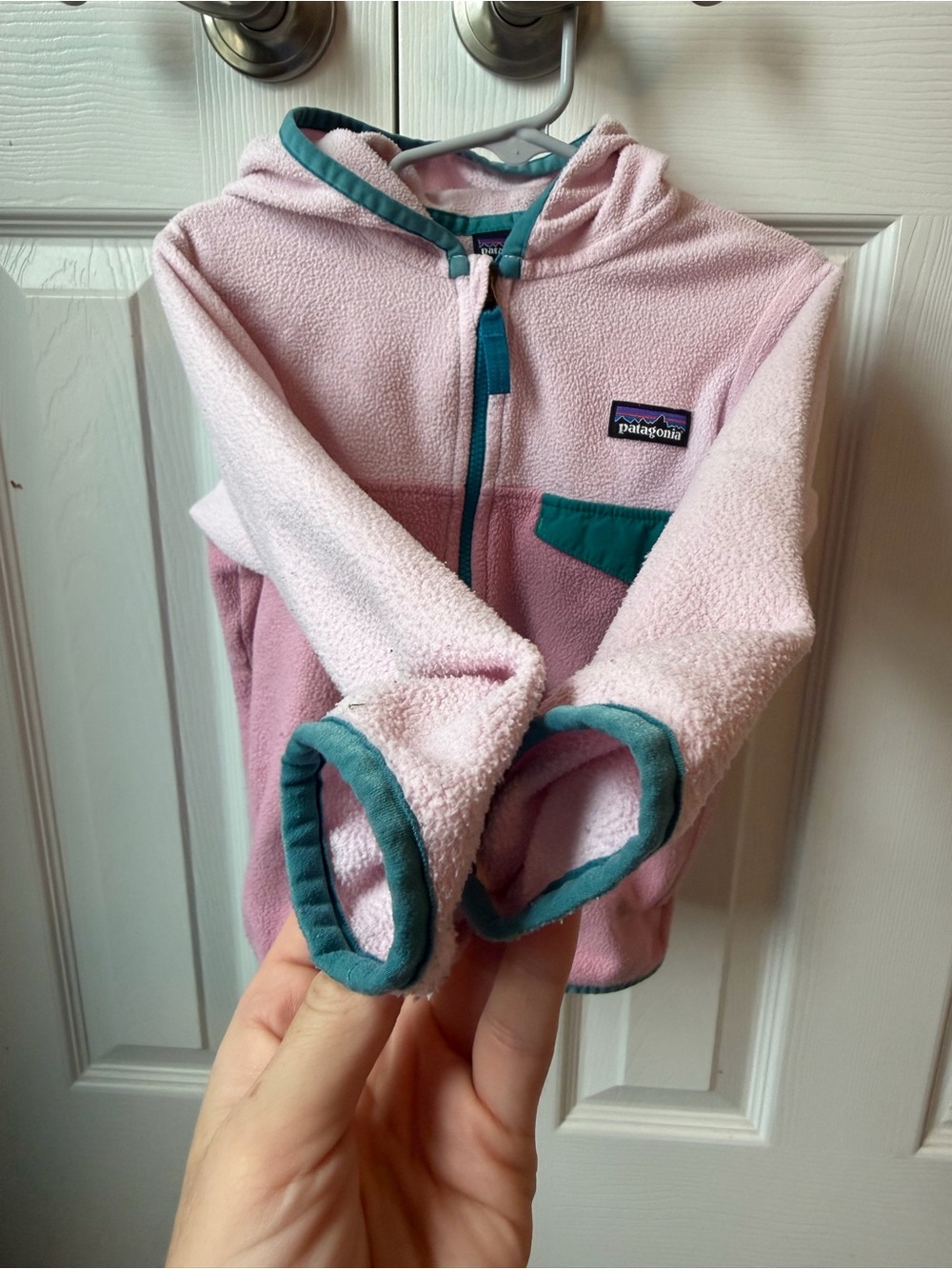 Patagonia Kids Two-Tone Pink Fleece Hoodie with Teal Trim - Picture 2 of 7